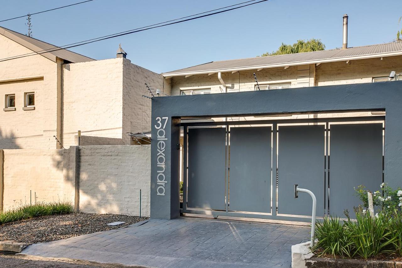 37 Alexandra Avenue, Self Catering Executive Apartment No Load Shedding And Water Outages Johannesburgo Exterior foto